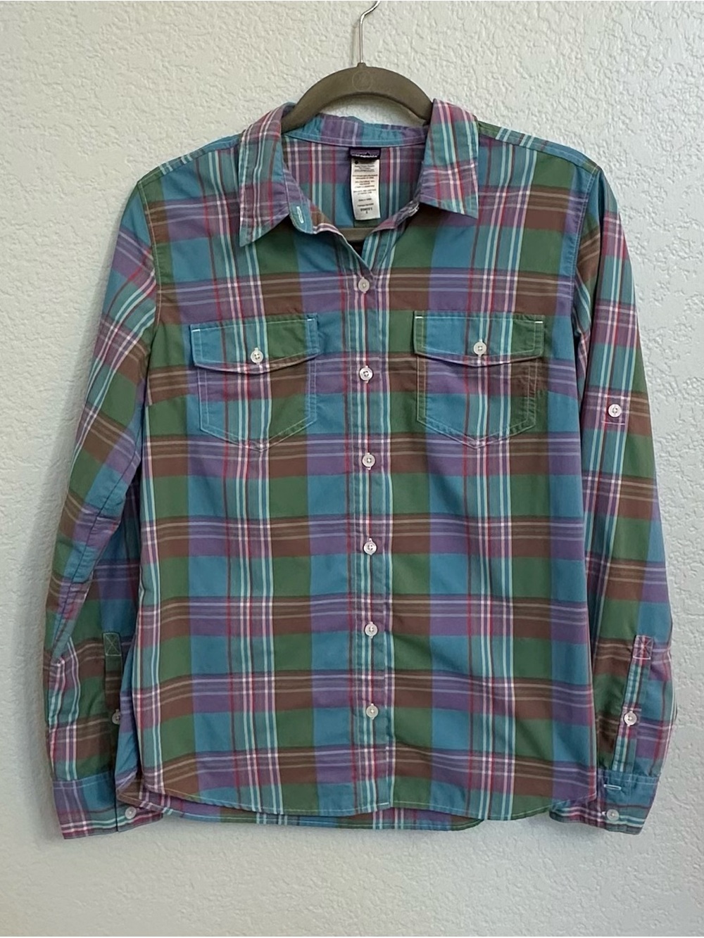 Patagonia Women's Plaid Button Down Hiking Shirt Size 8